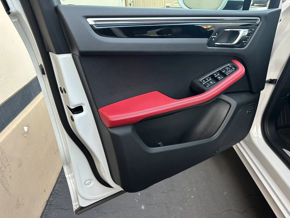 2018 Porsche Macan GTS - Image 27 of 31
