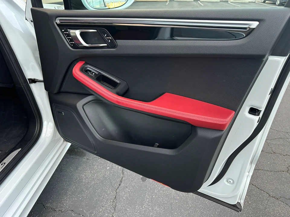 2018 Porsche Macan GTS - Image 29 of 31