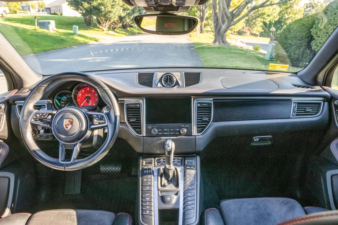 2018 Porsche Macan GTS - Image 29 of 31