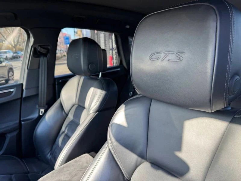 2018 Porsche Macan GTS - Image 10 of 12