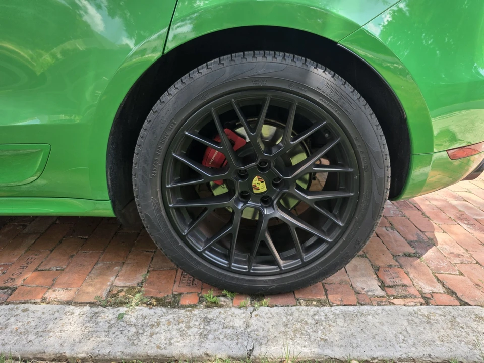 2018 Porsche Macan GTS - Image 12 of 24