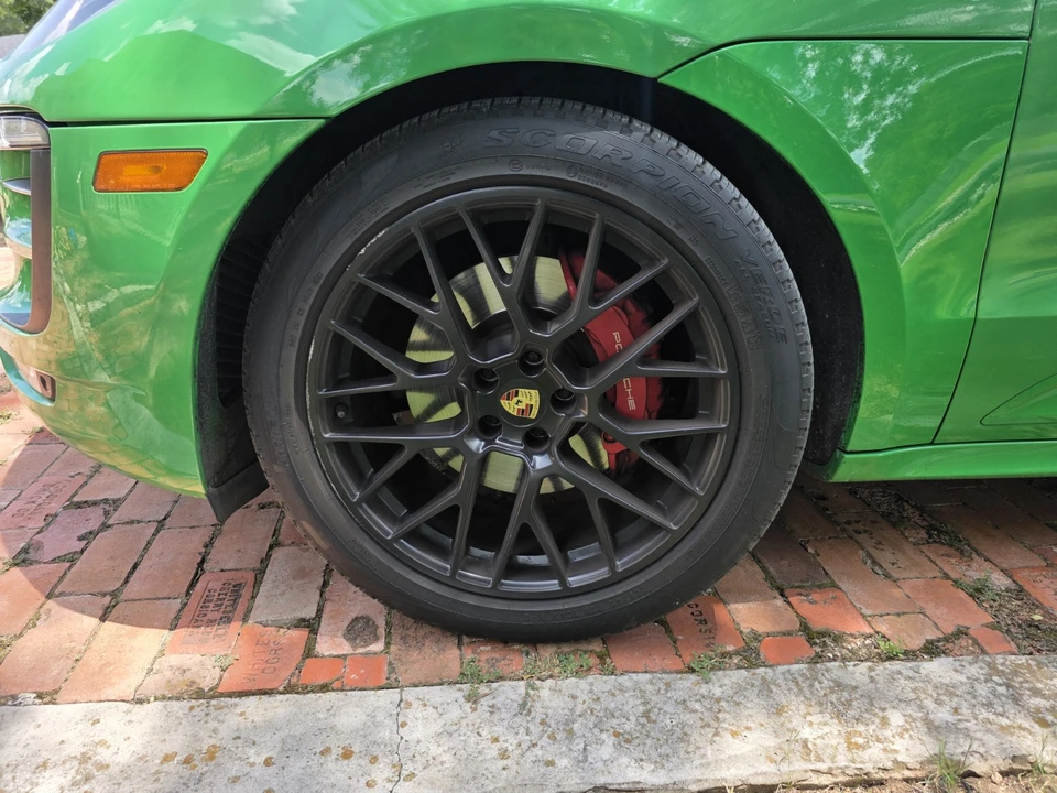 2018 Porsche Macan GTS - Image 13 of 24
