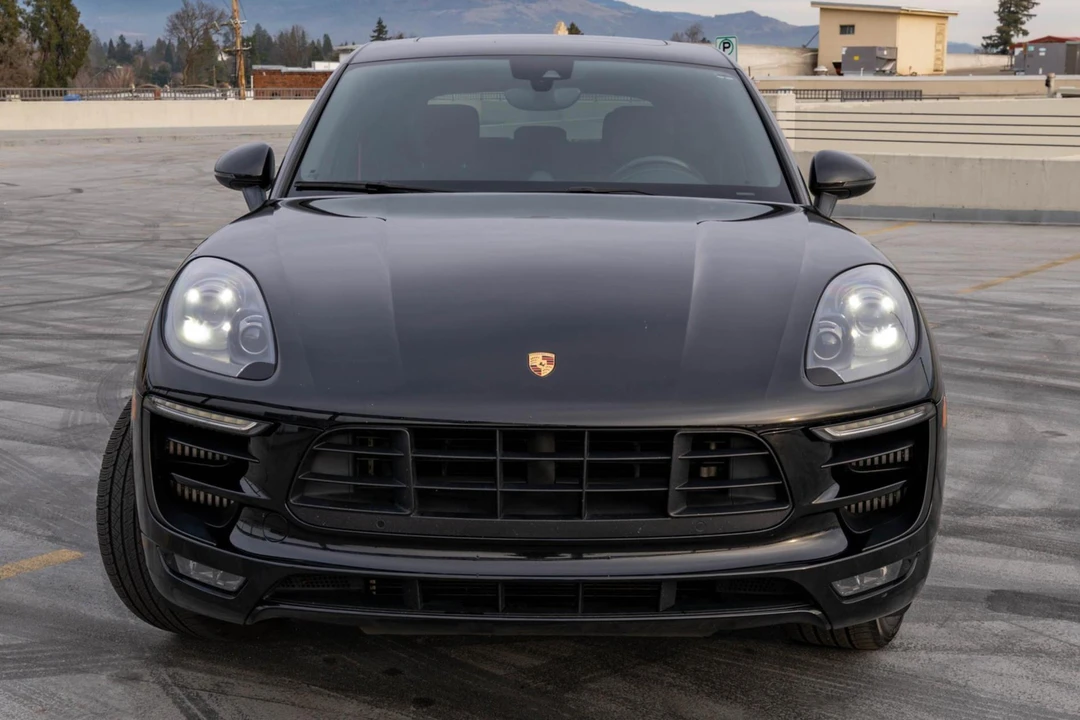 2018 Porsche Macan GTS - Image 2 of 31