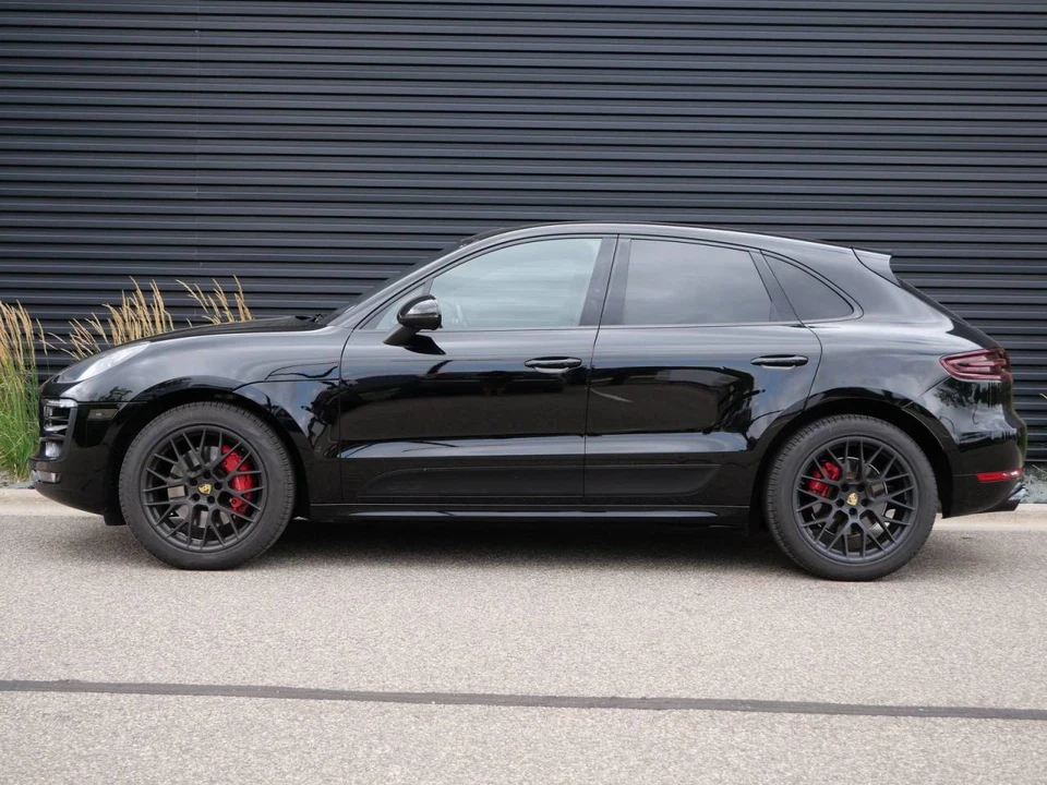 2018 Porsche Macan GTS - Image 2 of 5