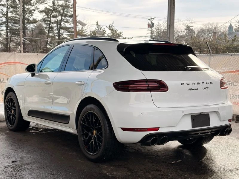 2018 Porsche Macan GTS - Image 9 of 12