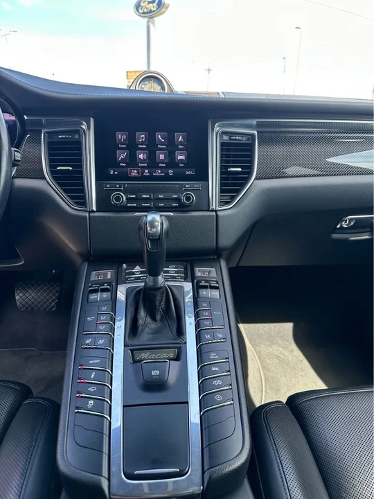 2018 Porsche Macan GTS - Image 11 of 16