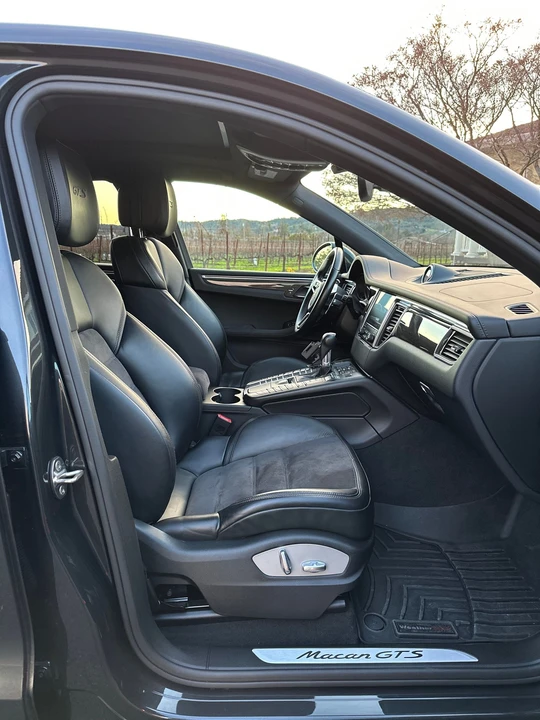 2018 Porsche Macan GTS - Image 12 of 13