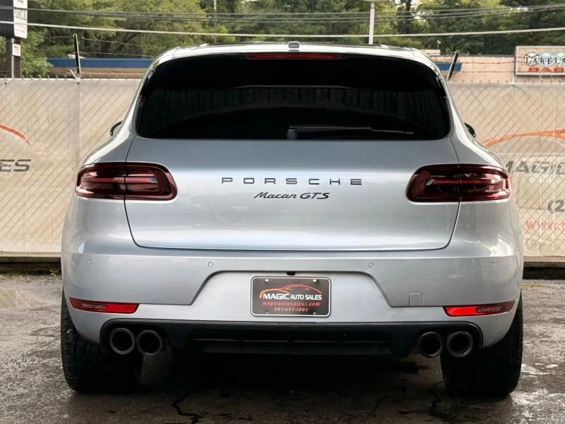 2018 Porsche Macan GTS - Image 10 of 12