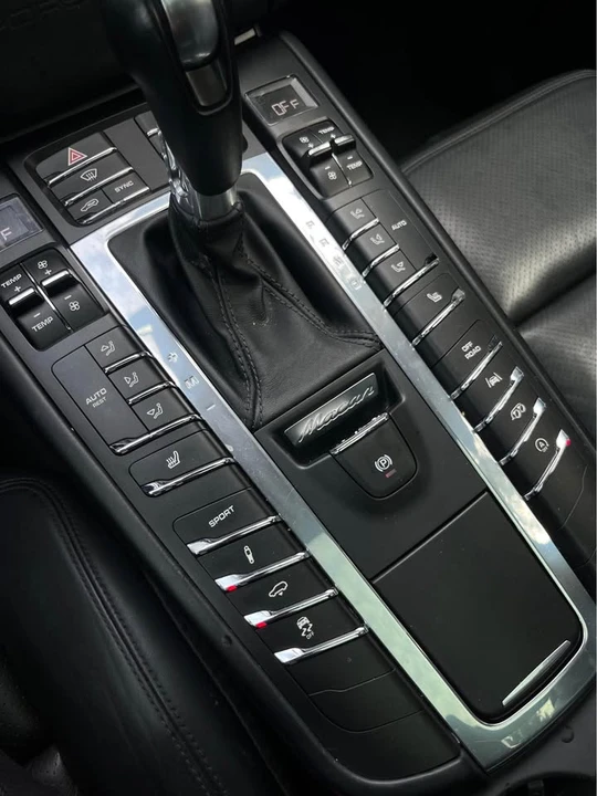 2018 Porsche Macan GTS - Image 11 of 20