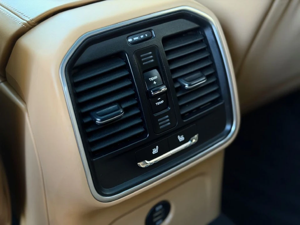 2018 Porsche Macan GTS - Image 17 of 24