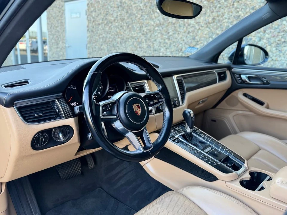 2018 Porsche Macan GTS - Image 9 of 24