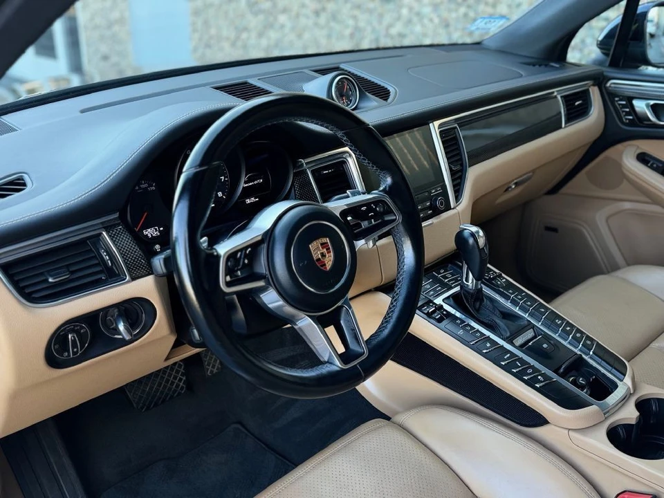 2018 Porsche Macan GTS - Image 18 of 24