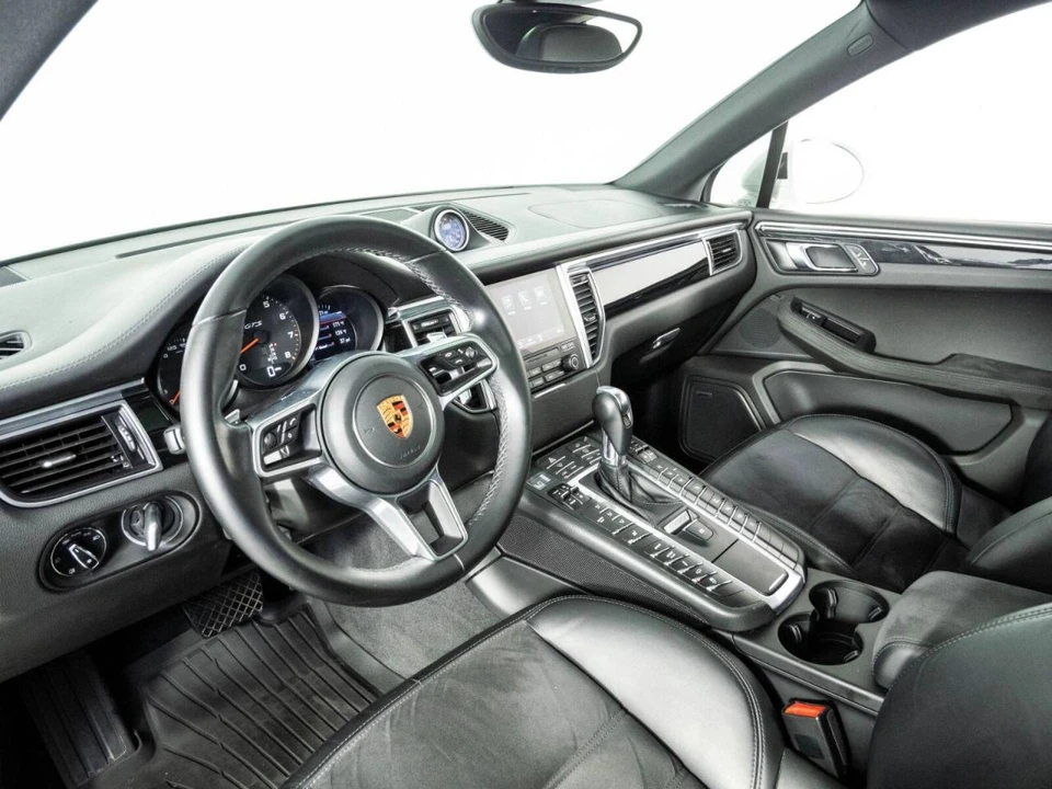 2018 Porsche Macan GTS - Image 4 of 5