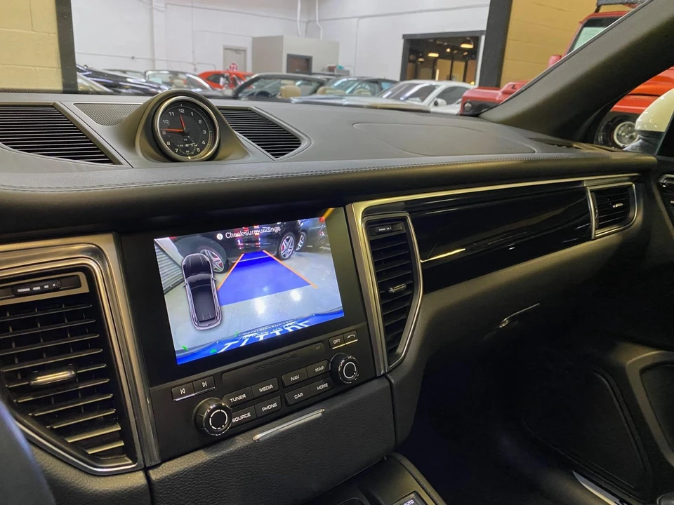 2018 Porsche Macan GTS - Image 16 of 21