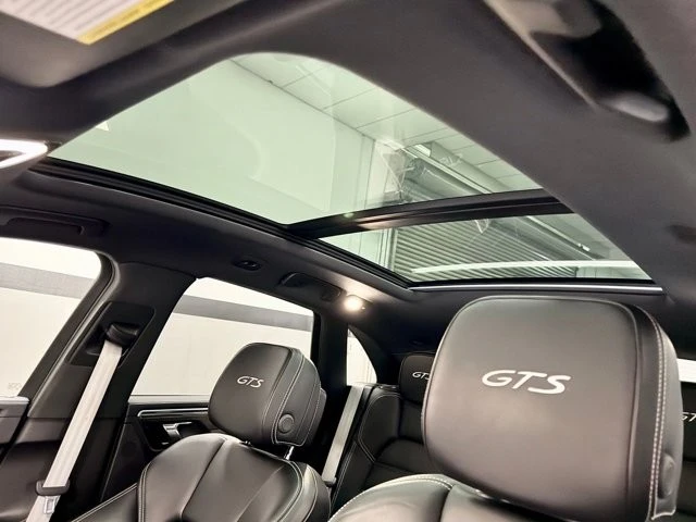 2018 Porsche Macan GTS - Image 26 of 31