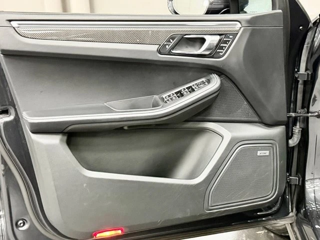 2018 Porsche Macan GTS - Image 20 of 31