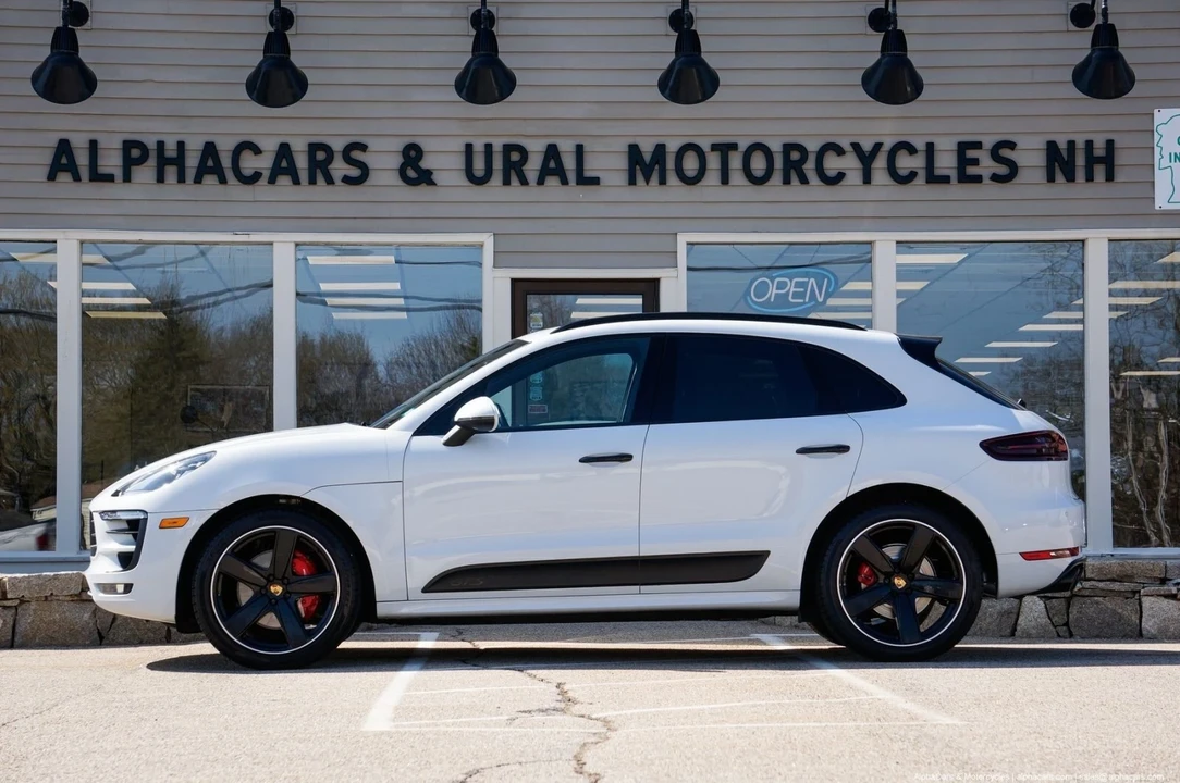 2018 Porsche Macan GTS - Image 16 of 21