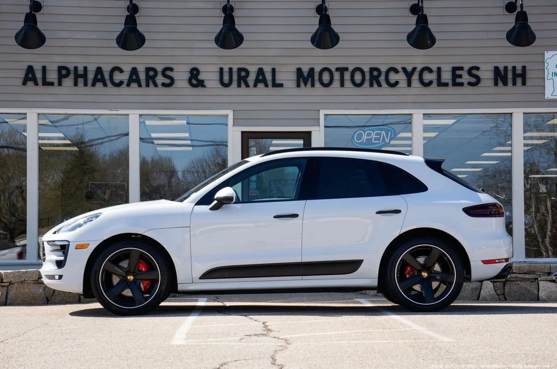 2018 Porsche Macan GTS - Image 14 of 21