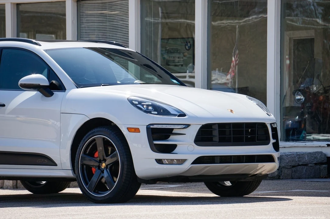 2018 Porsche Macan GTS - Image 10 of 21