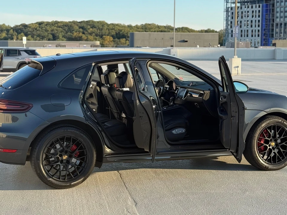 2018 Porsche Macan GTS - Image 12 of 31