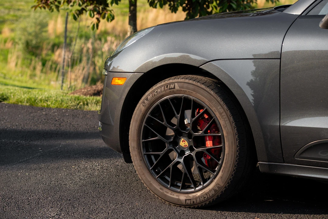 2018 Porsche Macan GTS - Image 24 of 31