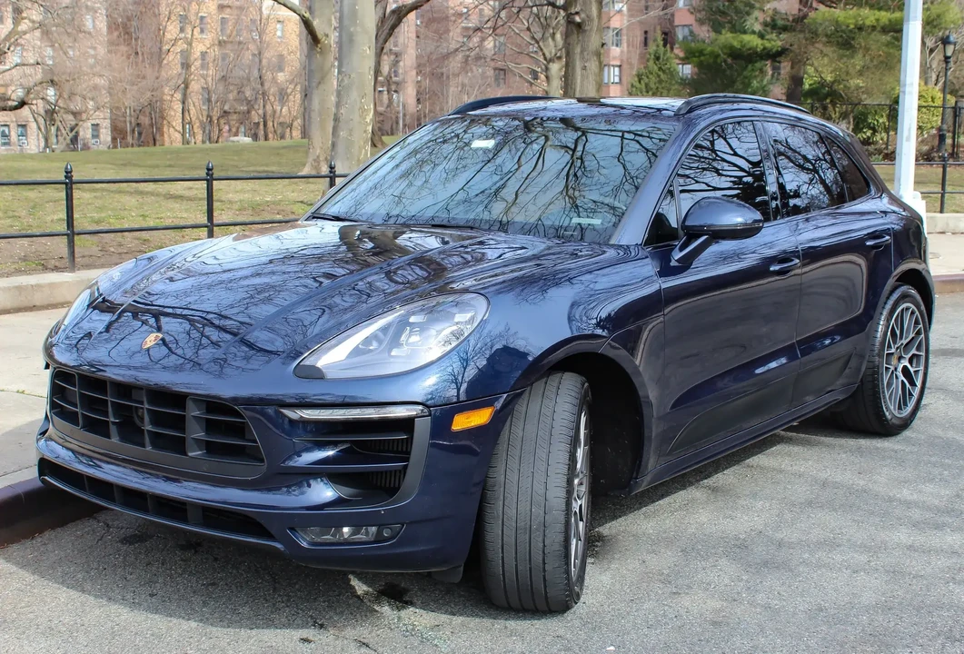 2018 Porsche Macan GTS - Image 5 of 6