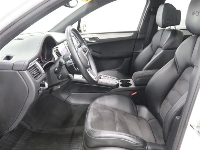 2018 Porsche Macan GTS - Image 10 of 12