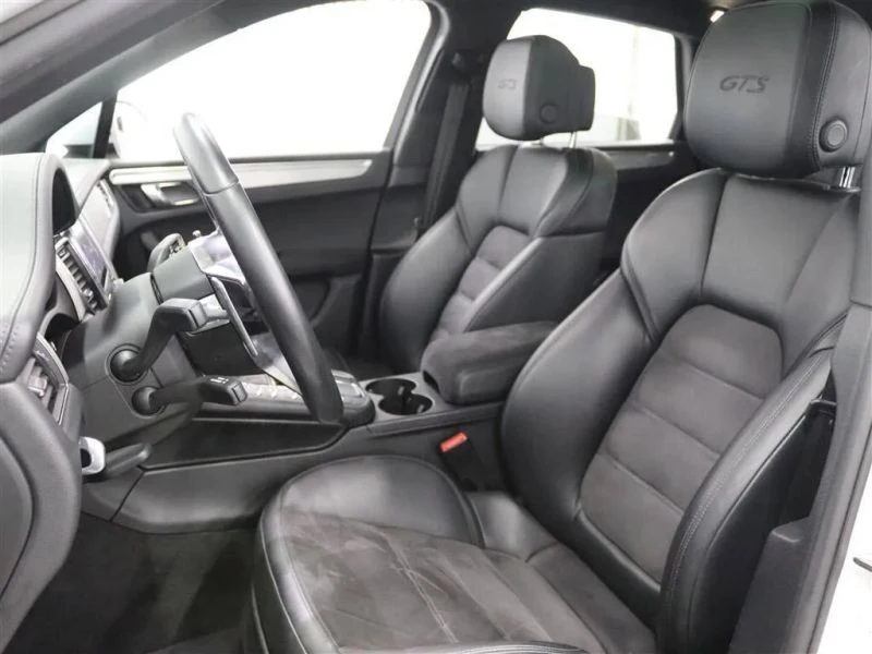 2018 Porsche Macan GTS - Image 9 of 12