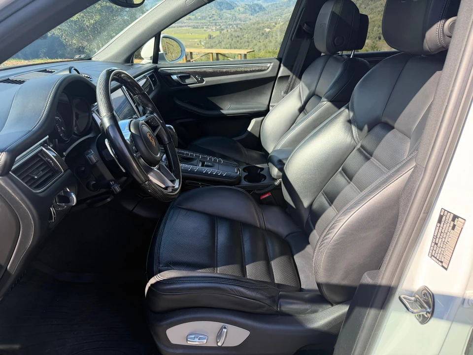 2018 Porsche Macan GTS - Image 26 of 31