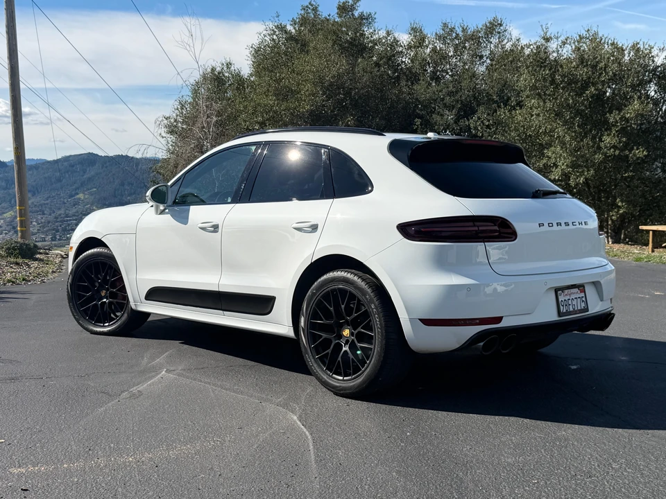 2018 Porsche Macan GTS - Image 9 of 31