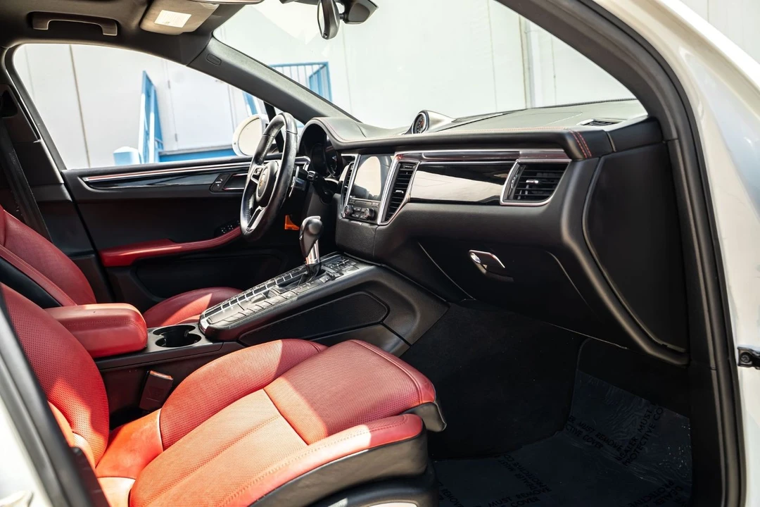 2018 Porsche Macan GTS - Image 30 of 31