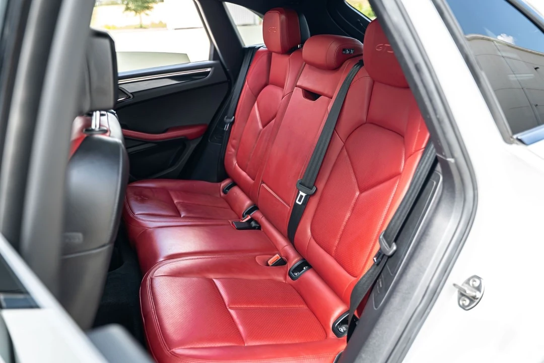 2018 Porsche Macan GTS - Image 24 of 31