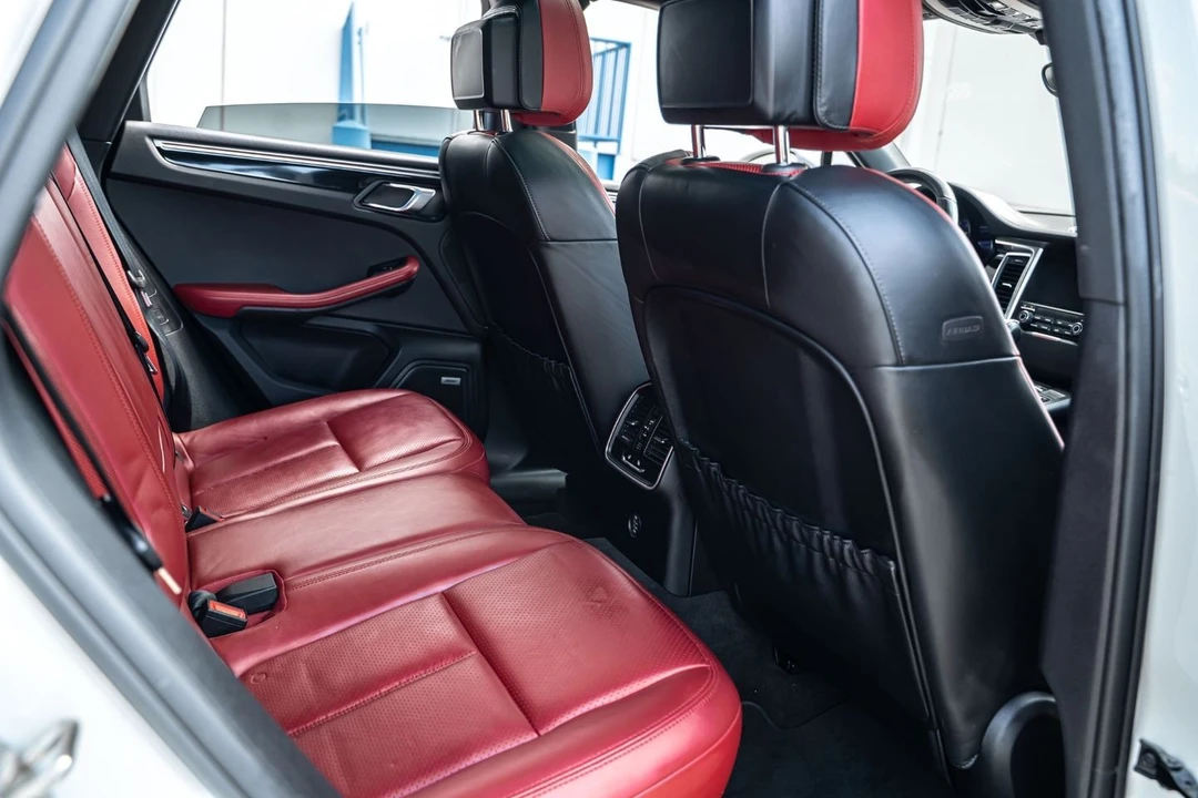 2018 Porsche Macan GTS - Image 27 of 31