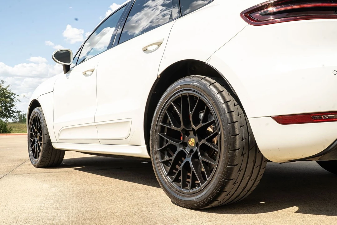 2018 Porsche Macan GTS - Image 16 of 31