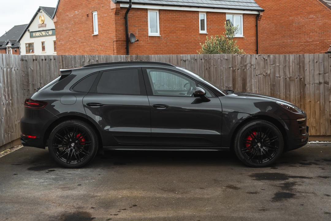 2018 Porsche Macan GTS - Image 17 of 31