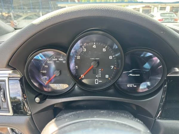 2018 Porsche Macan - Image 2 of 15