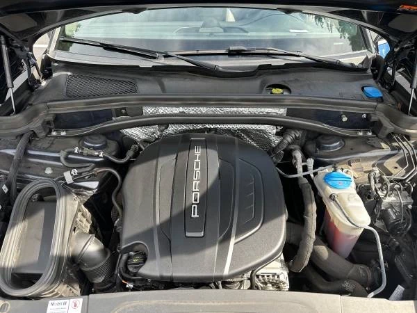 2018 Porsche Macan - Image 14 of 15