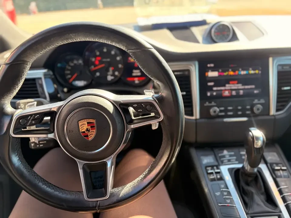 2018 Porsche Macan - Image 2 of 7