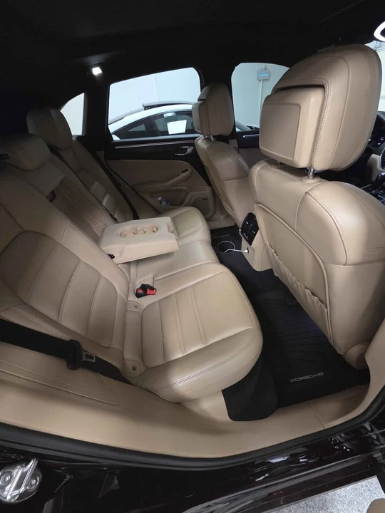 2018 Porsche Macan - Image 11 of 14