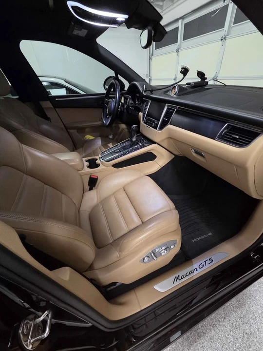 2018 Porsche Macan - Image 12 of 14