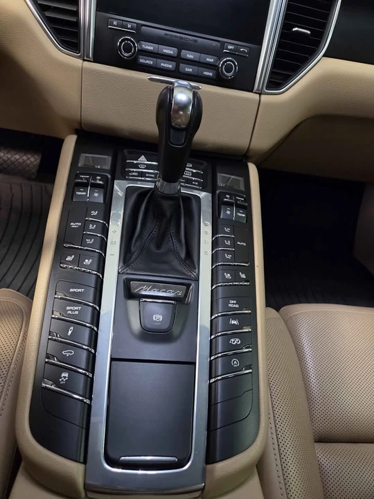 2018 Porsche Macan - Image 4 of 14