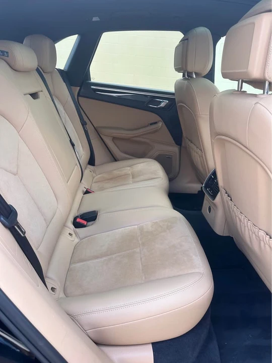 2018 Porsche Macan - Image 11 of 15