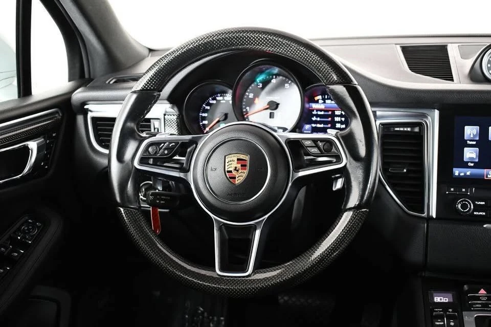 2018 Porsche Macan - Image 18 of 20