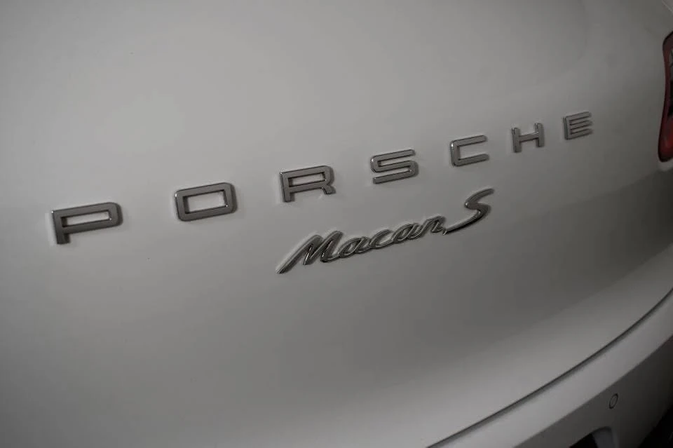 2018 Porsche Macan - Image 13 of 20