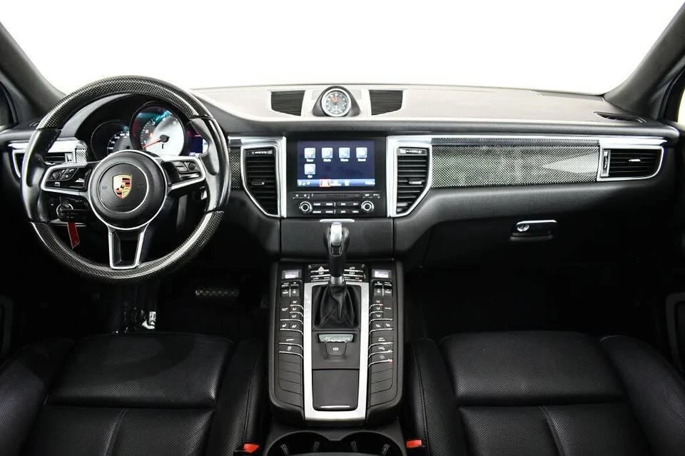 2018 Porsche Macan - Image 16 of 20