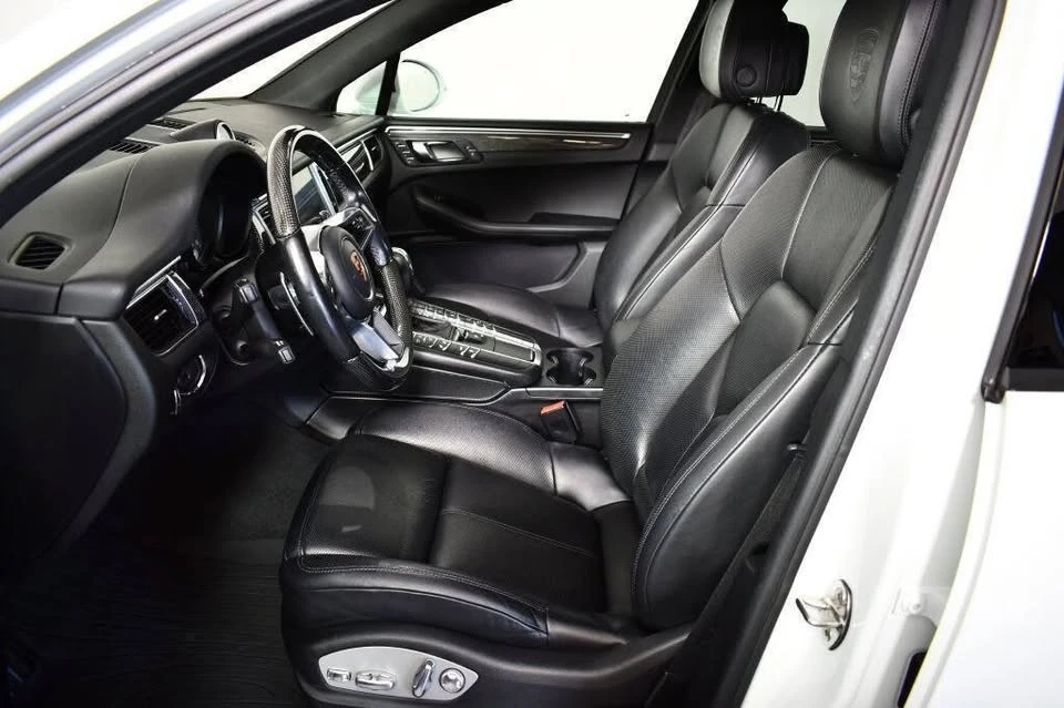 2018 Porsche Macan - Image 19 of 20