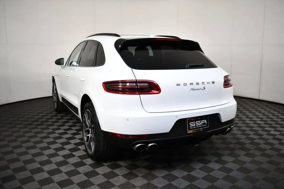2018 Porsche Macan - Image 10 of 20