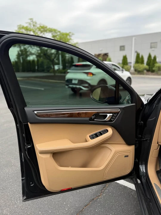 2018 Porsche Macan - Image 9 of 16