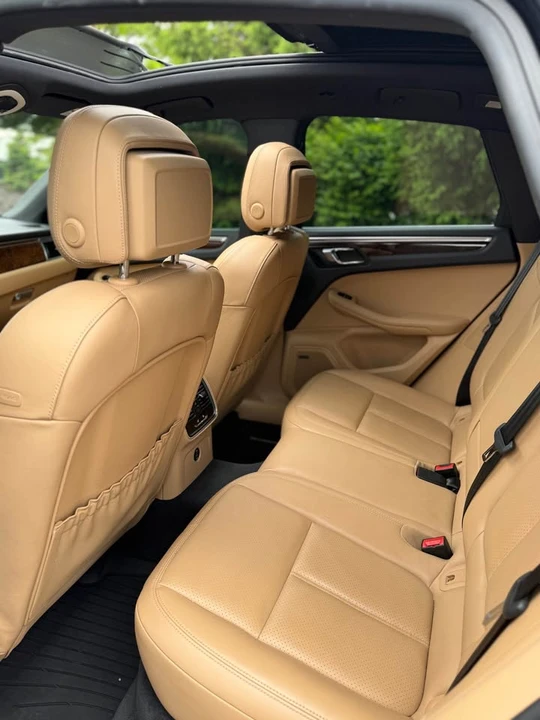 2018 Porsche Macan - Image 5 of 16