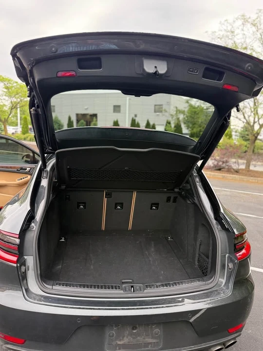 2018 Porsche Macan - Image 10 of 16